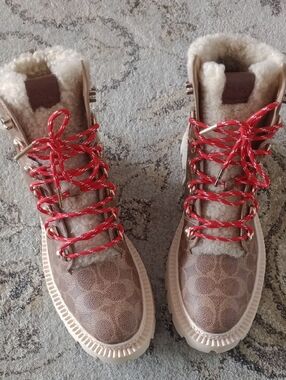 Coach 🔥Brown Shearling-Trim Winter Boots with Red Laces